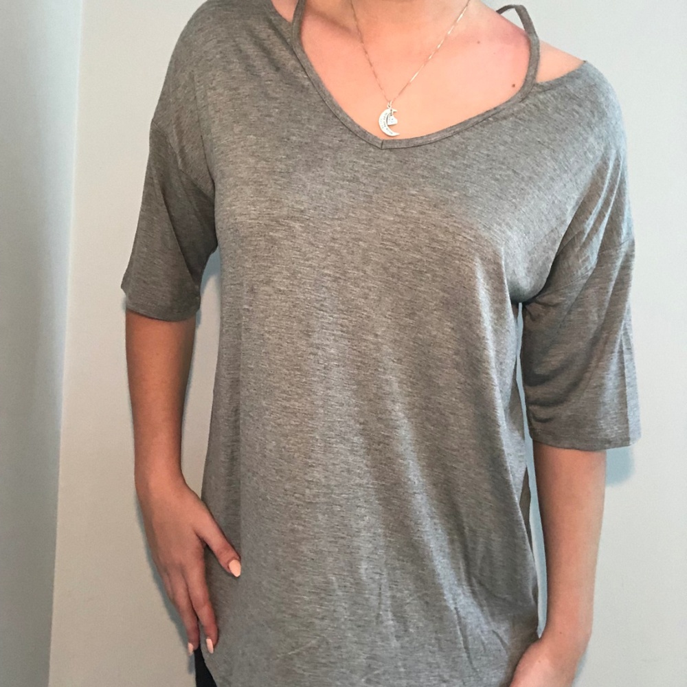 gray T-shirt blouse